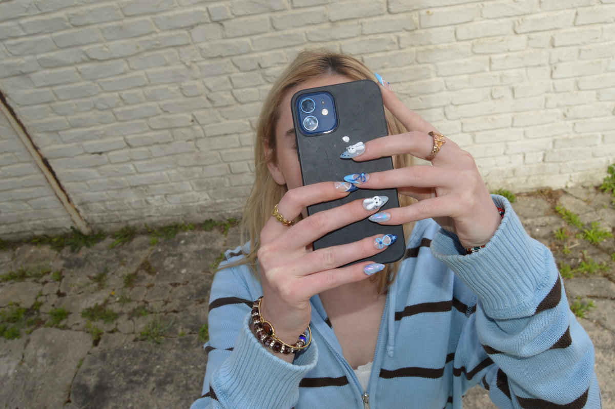 Sweet Bunny — press-on nails faits main Mimi