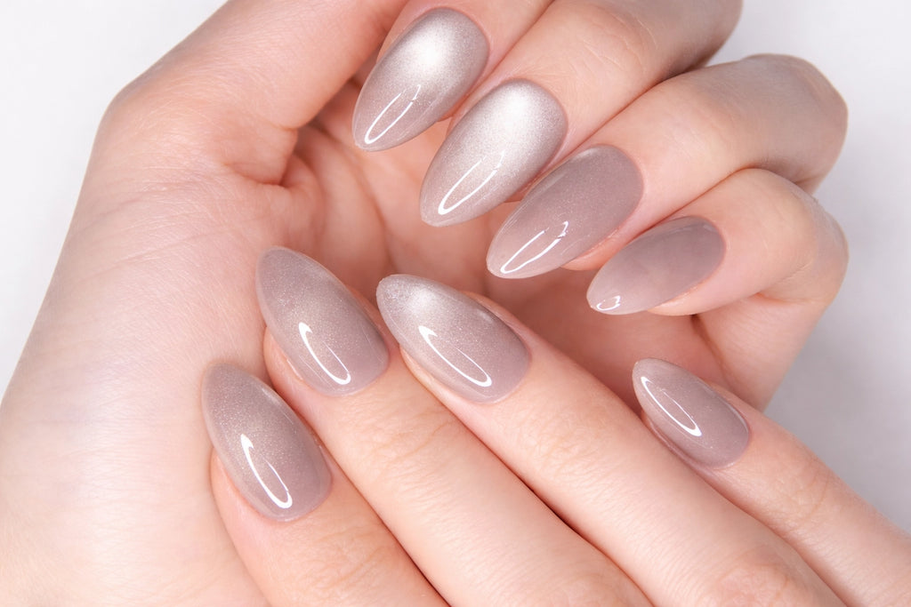 Grey Sirene — press-on nails faits main Mimi
