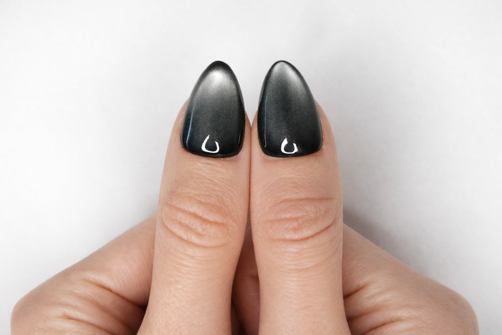 Obsidian — press-on nails faits main Mimi