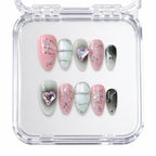 Doll Clash — press-on nails faits main Mimi