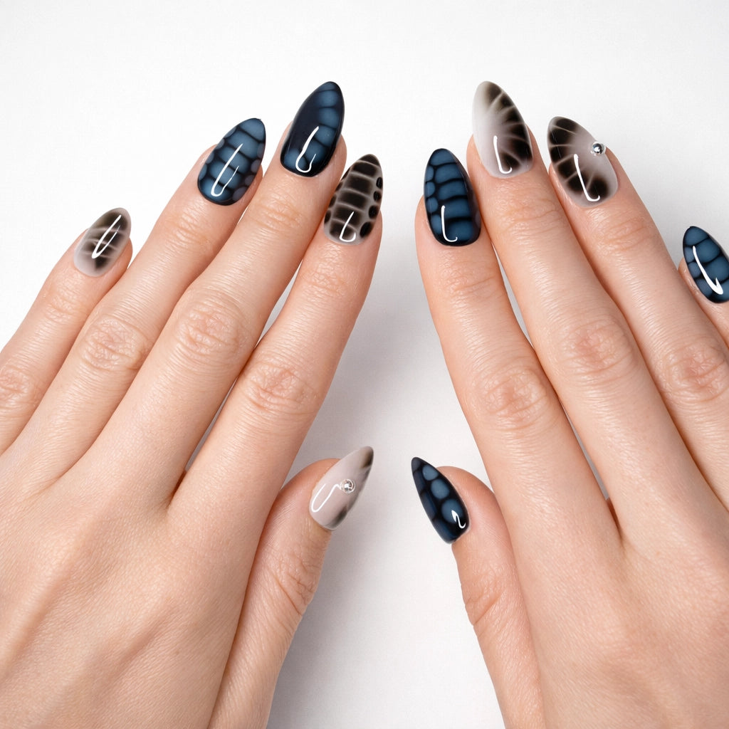 Dark Scale — press-on nails faits main Mimi